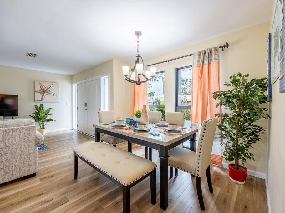 Englewood, Manasota Keys - 2 Bedroom Luxury Villa, Pool, Game Room, 6 Min To Beaches Next To Canal 외부 사진