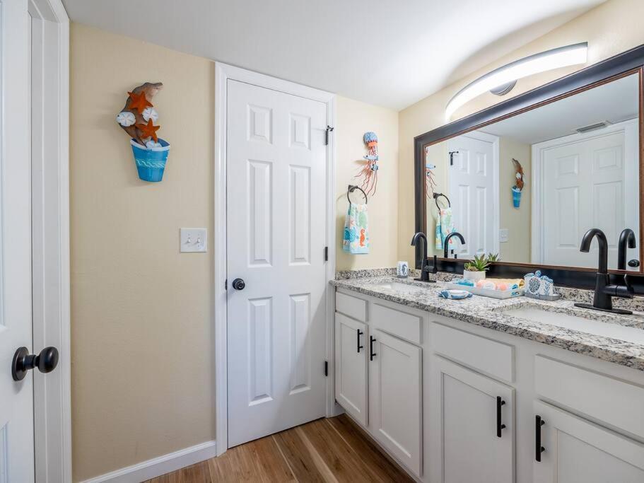 Englewood, Manasota Keys - 2 Bedroom Luxury Villa, Pool, Game Room, 6 Min To Beaches Next To Canal 외부 사진