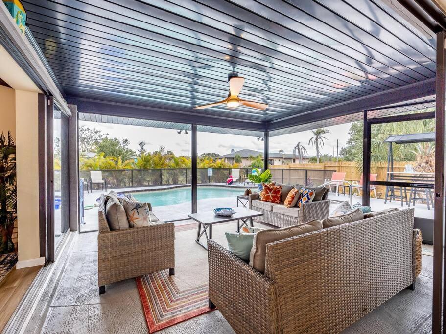 Englewood, Manasota Keys - 2 Bedroom Luxury Villa, Pool, Game Room, 6 Min To Beaches Next To Canal 외부 사진